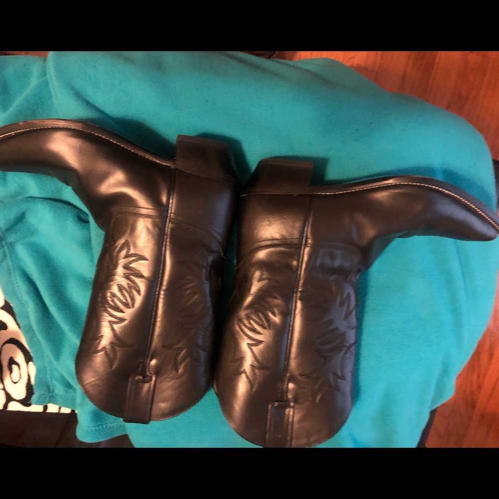 Women’s Justin black boots - size 10B